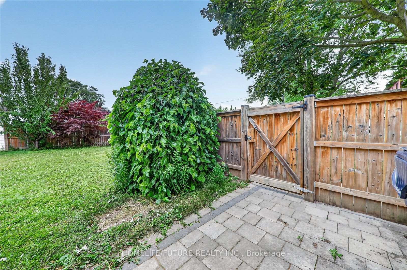 Photo 37 of 46 Stamford Square N, Scarborough, Clairlea-Birchmount — HOMEH