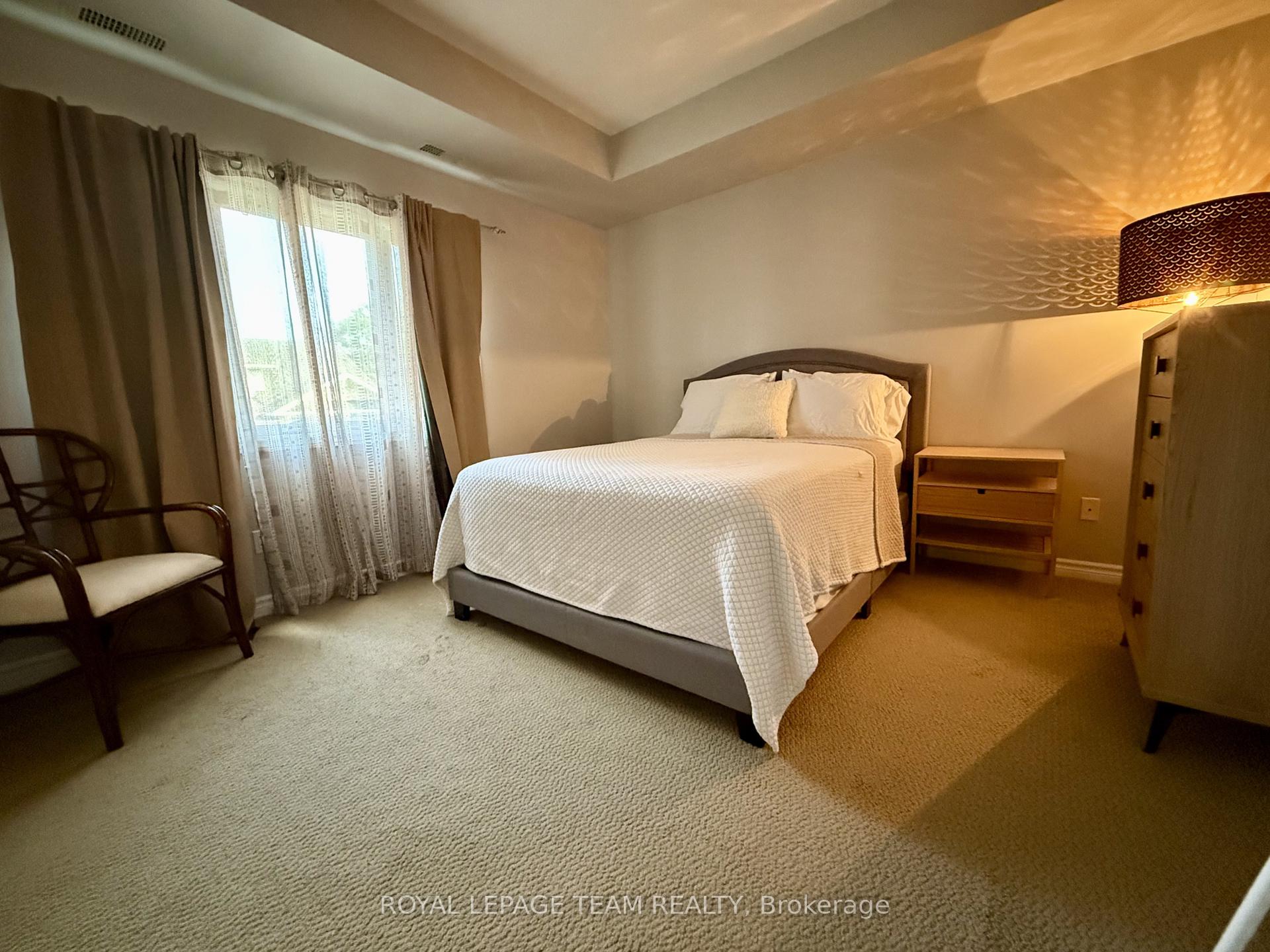 Photo 2 of Unit B, 139 Oldfield Street, Ottawa, Barrhaven East — HOMEH