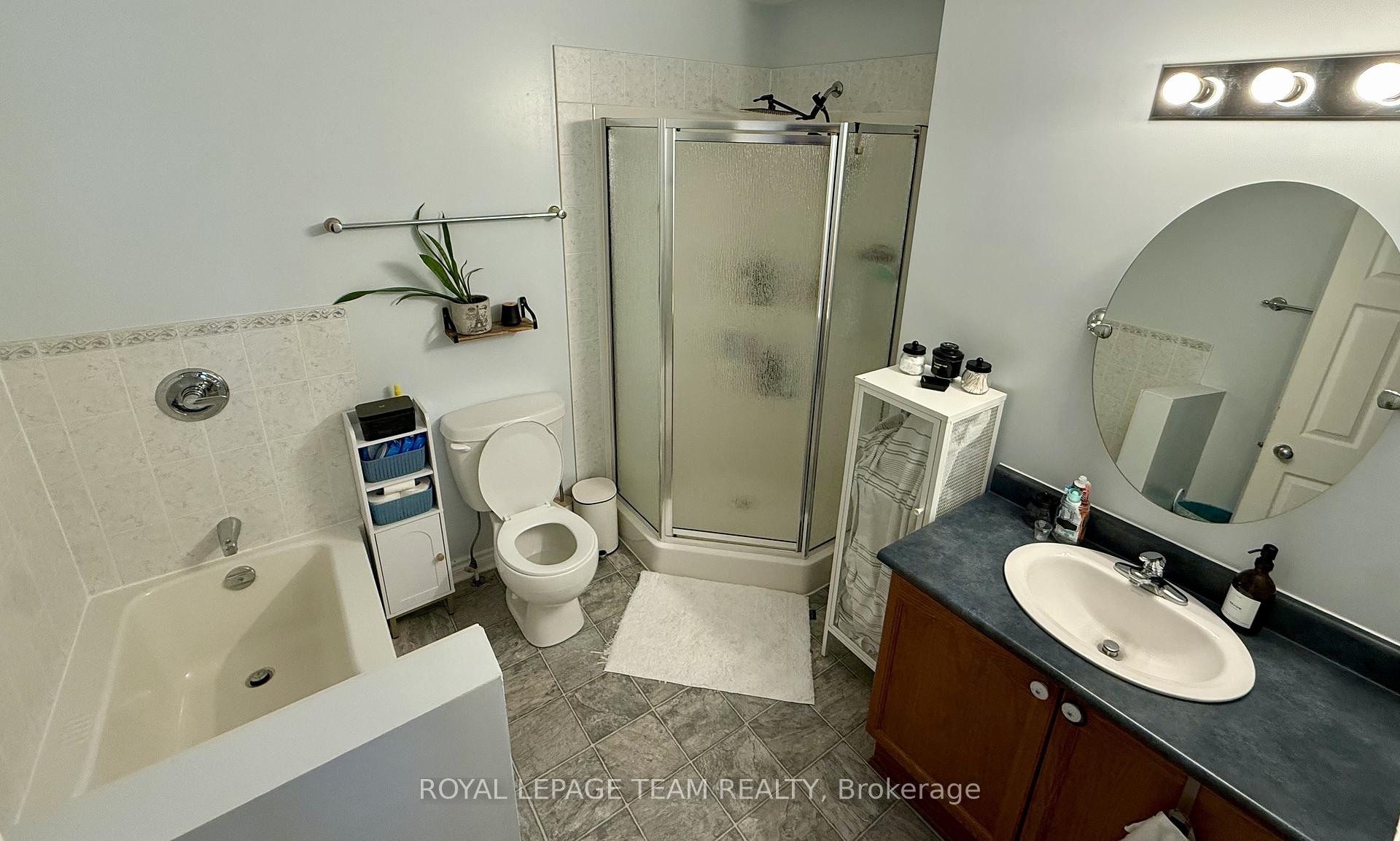 Photo 3 of Unit B, 139 Oldfield Street, Ottawa, Barrhaven East — HOMEH