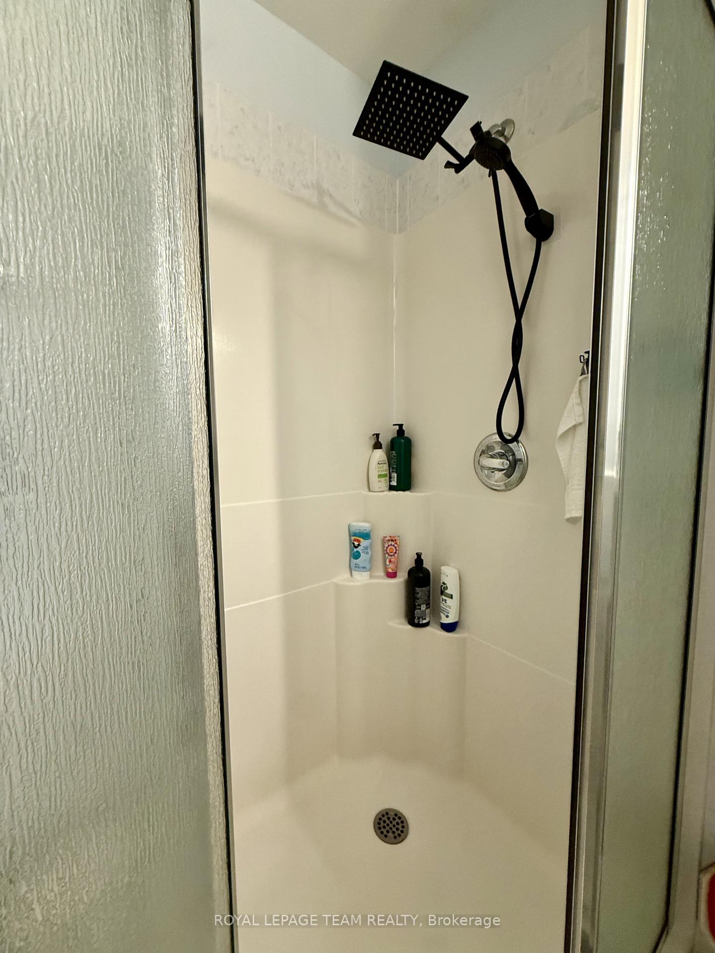 Photo 4 of Unit B, 139 Oldfield Street, Ottawa, Barrhaven East — HOMEH