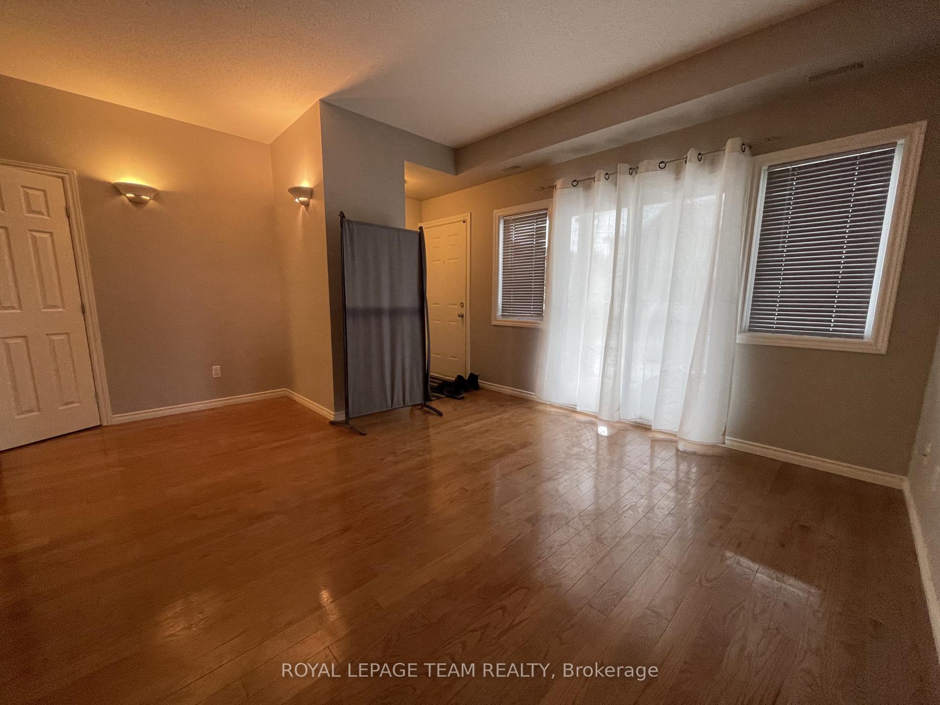 Photo 6 of Unit B, 139 Oldfield Street, Ottawa, Barrhaven East — HOMEH