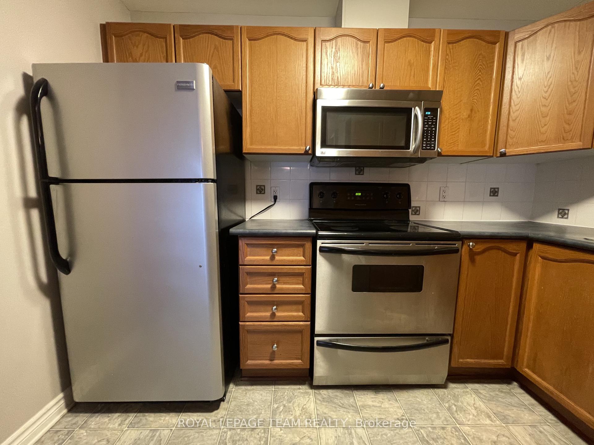 Photo 7 of Unit B, 139 Oldfield Street, Ottawa, Barrhaven East — HOMEH