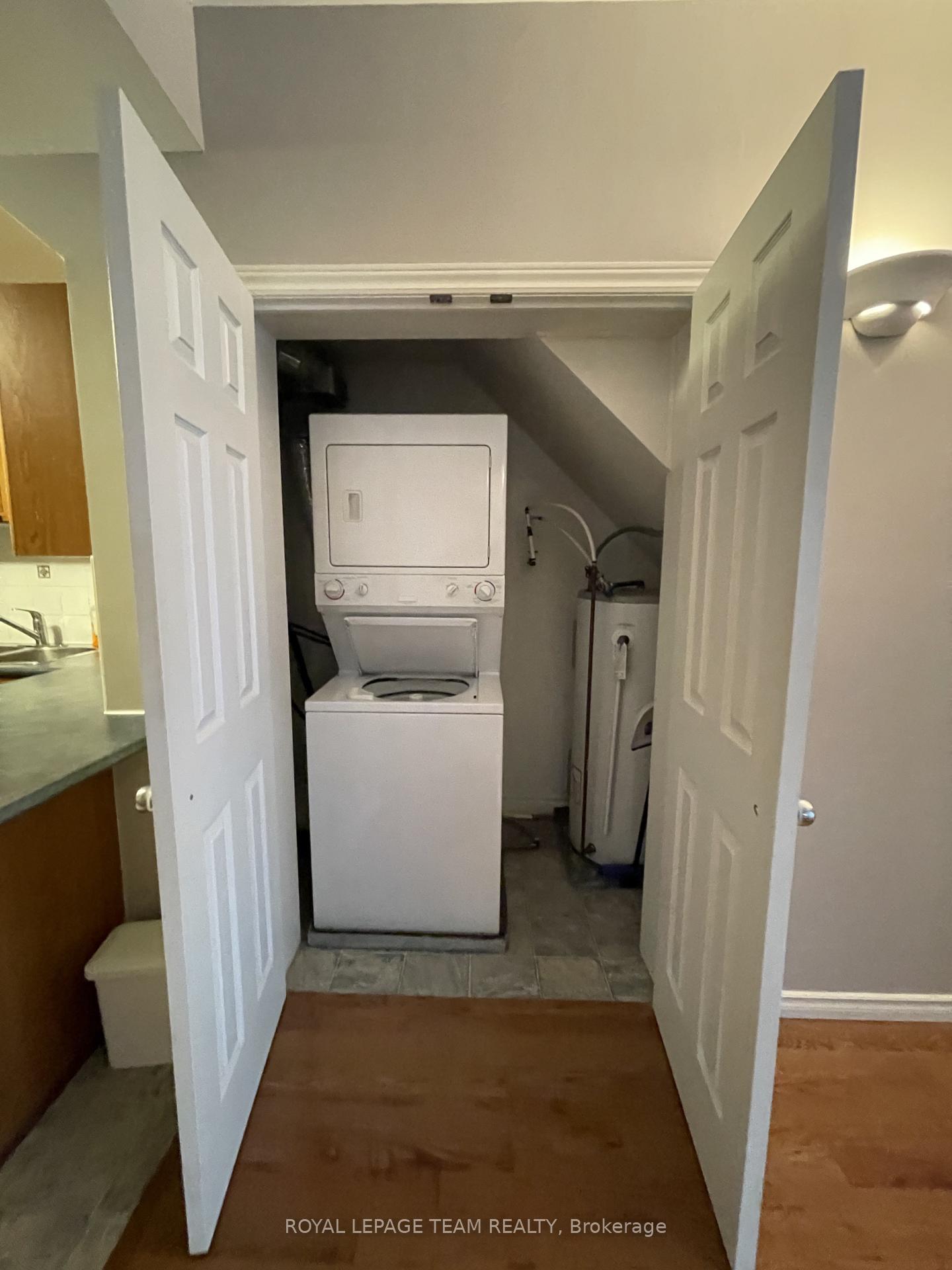 Photo 9 of Unit B, 139 Oldfield Street, Ottawa, Barrhaven East — HOMEH