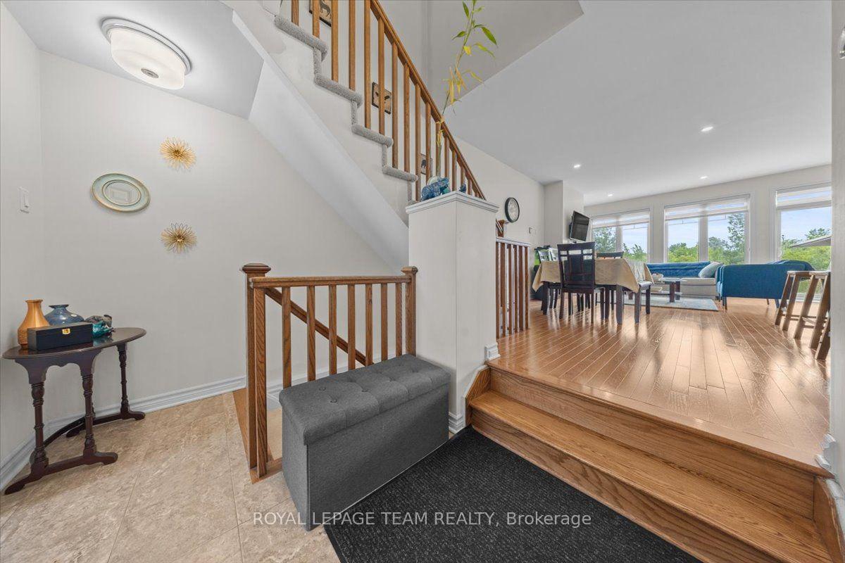 Photo 5 of 552 Jackdaw Avenue, Ottawa, Barrhaven - Half Moon Bay — HOMEH