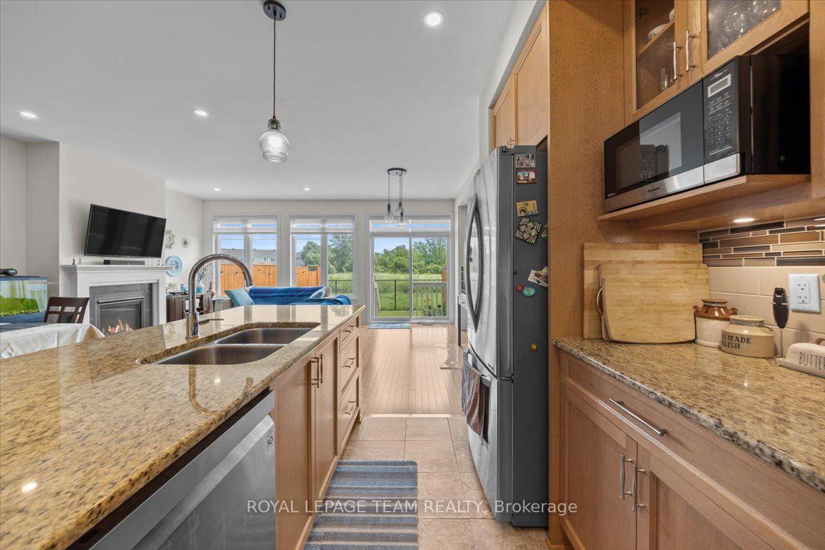Photo 10 of 552 Jackdaw Avenue, Ottawa, Barrhaven - Half Moon Bay — HOMEH