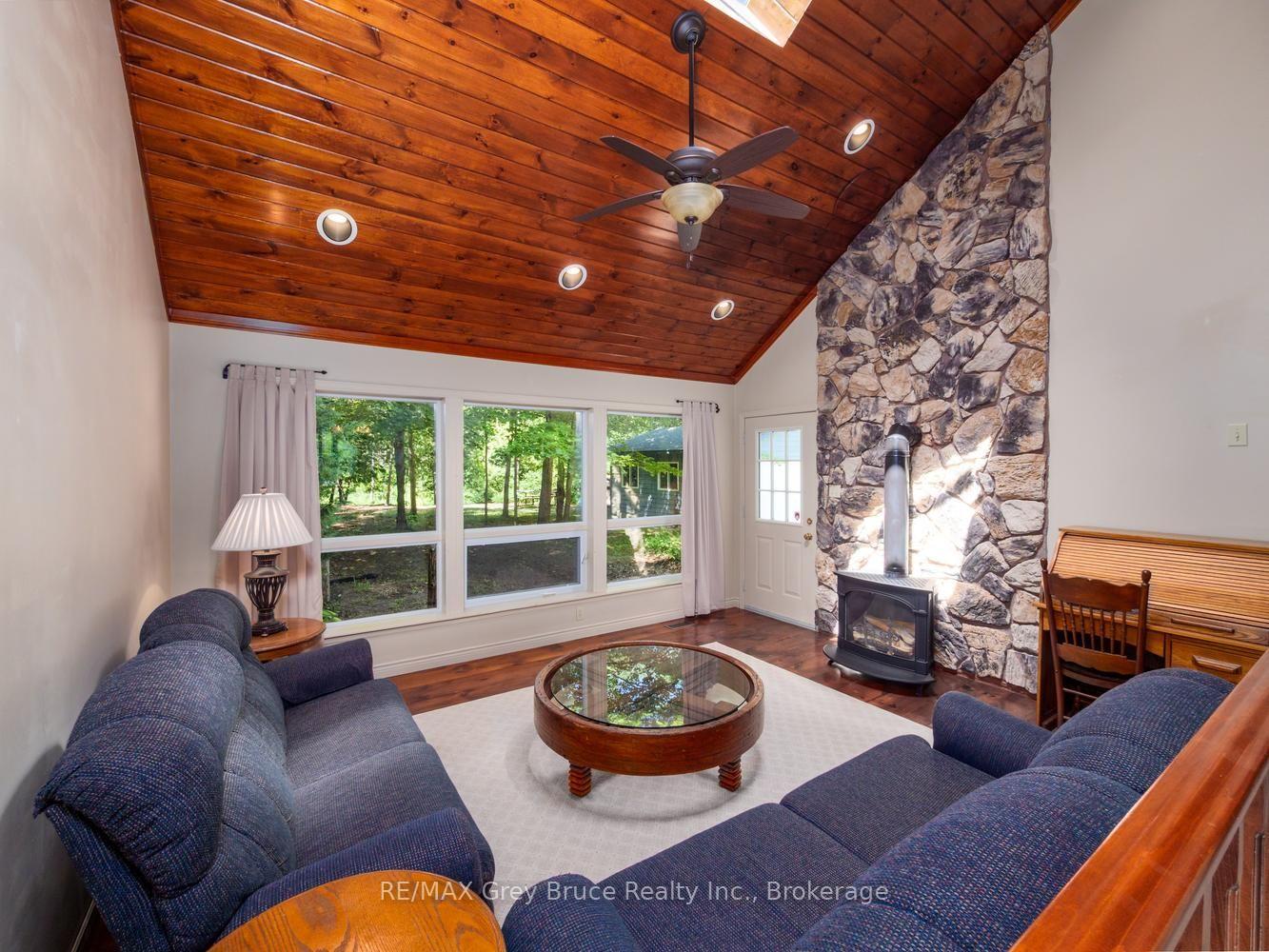 Photo 10 of 30 Riverside Place, South Bruce Peninsula — HOMEH