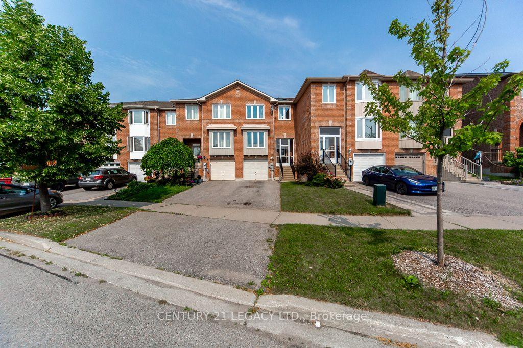 Photo 3 of 20 Twigg Drive, Ajax, Central — HOMEH