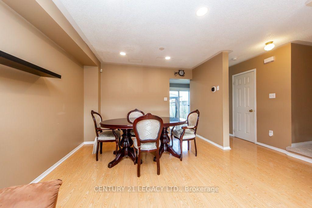 Photo 13 of 20 Twigg Drive, Ajax, Central — HOMEH