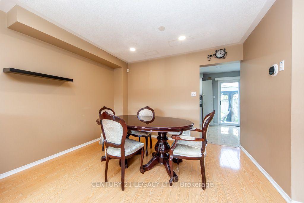 Photo 14 of 20 Twigg Drive, Ajax, Central — HOMEH