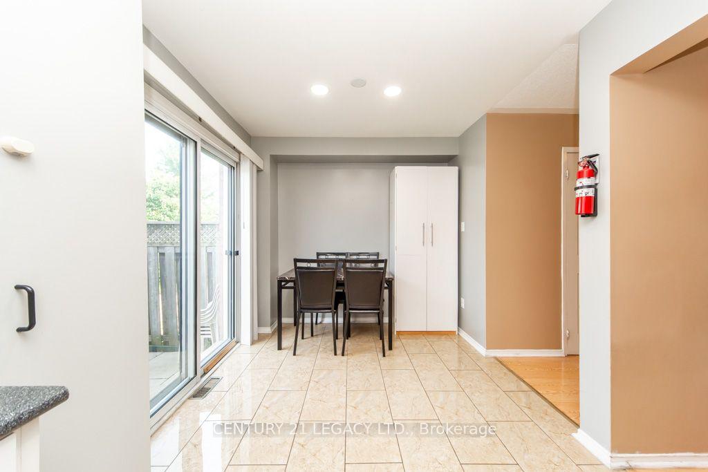 Photo 18 of 20 Twigg Drive, Ajax, Central — HOMEH