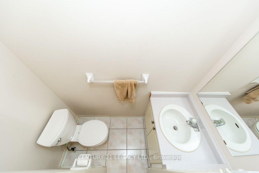 Photo 21 of 20 Twigg Drive, Ajax, Central — HOMEH
