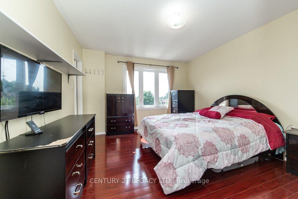 Photo 24 of 20 Twigg Drive, Ajax, Central — HOMEH