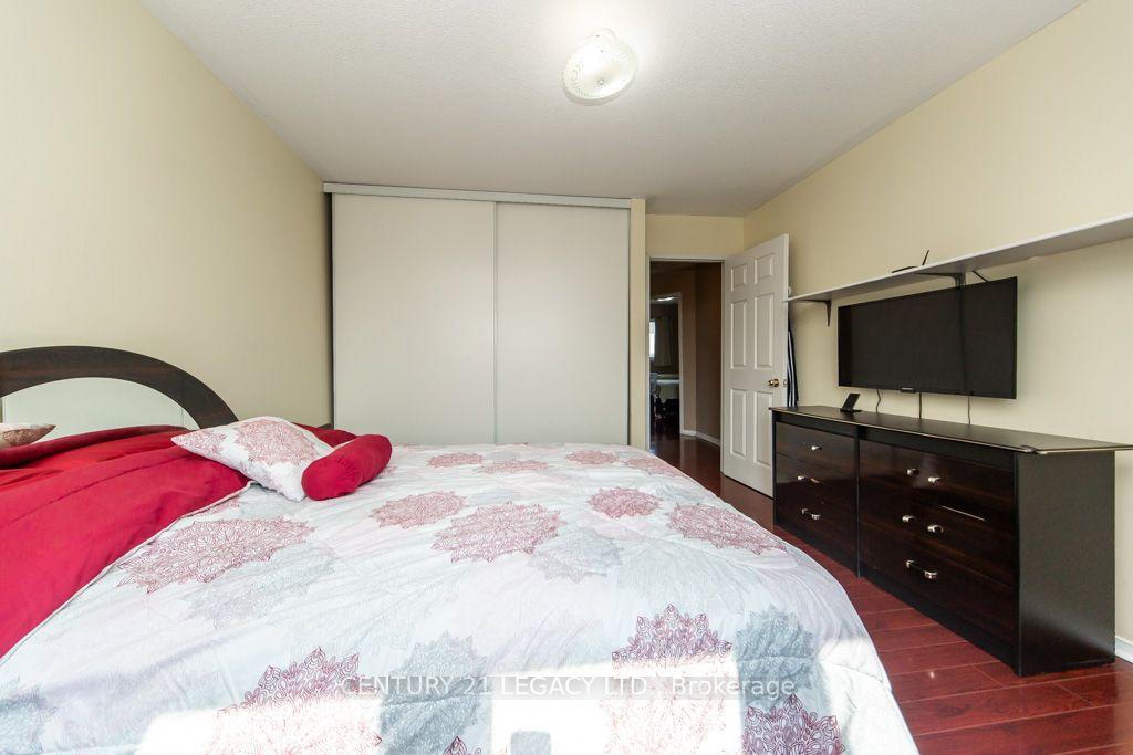 Photo 26 of 20 Twigg Drive, Ajax, Central — HOMEH