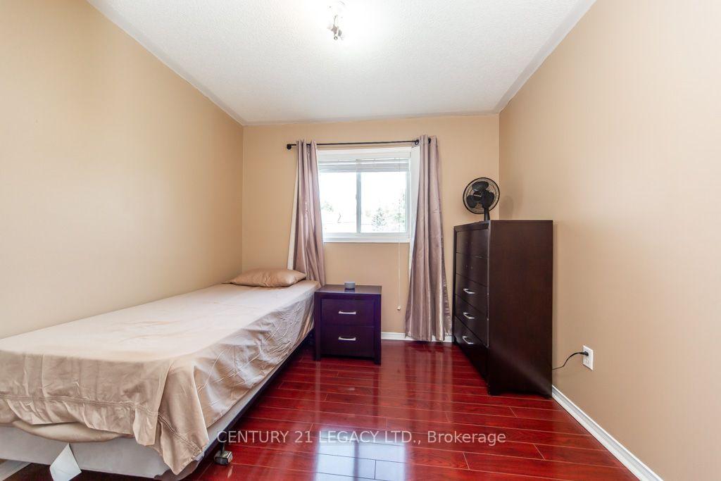 Photo 30 of 20 Twigg Drive, Ajax, Central — HOMEH