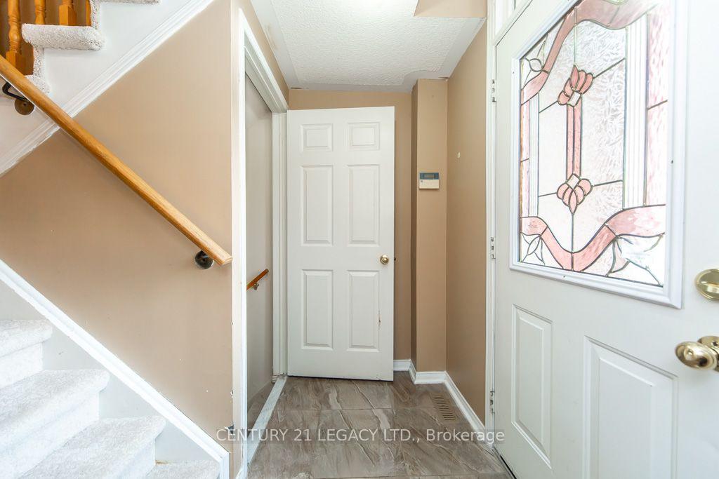 Photo 38 of 20 Twigg Drive, Ajax, Central — HOMEH