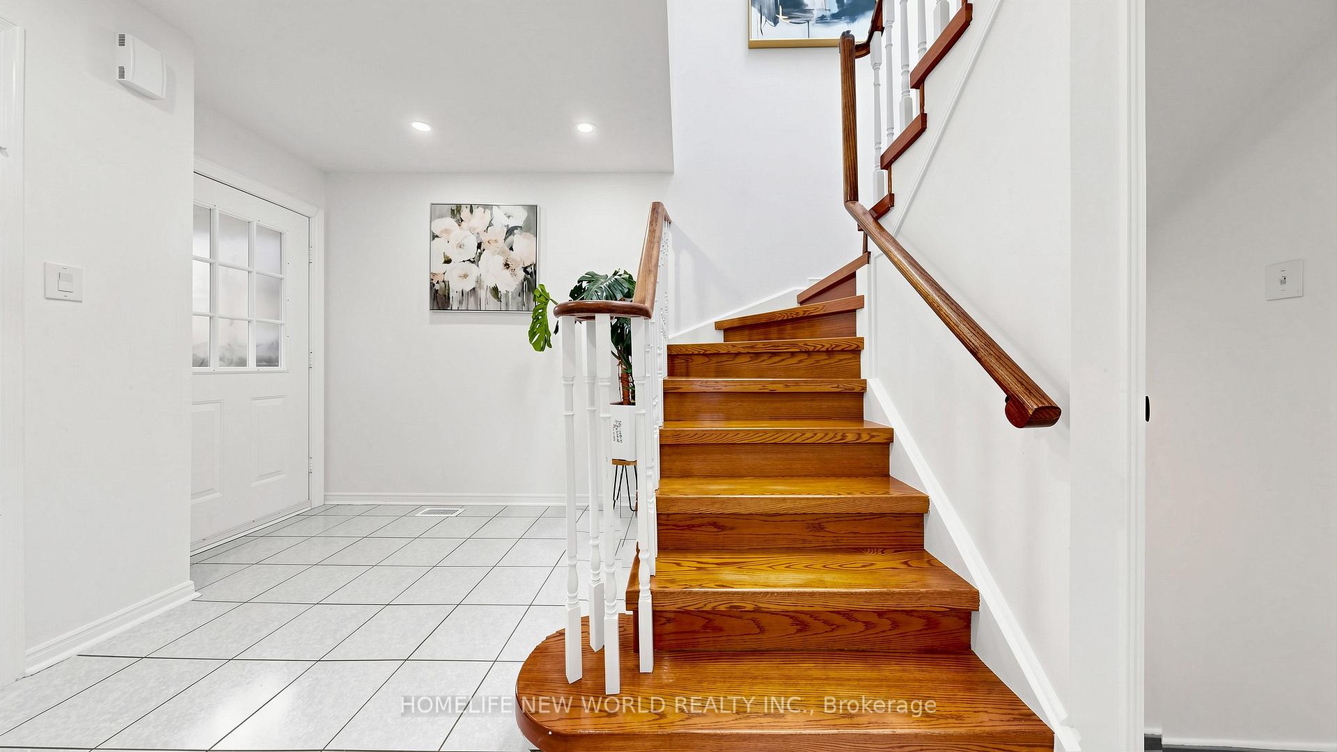 Photo 3 of 73 Doubtfire Crescent, Markham, Middlefield — HOMEH