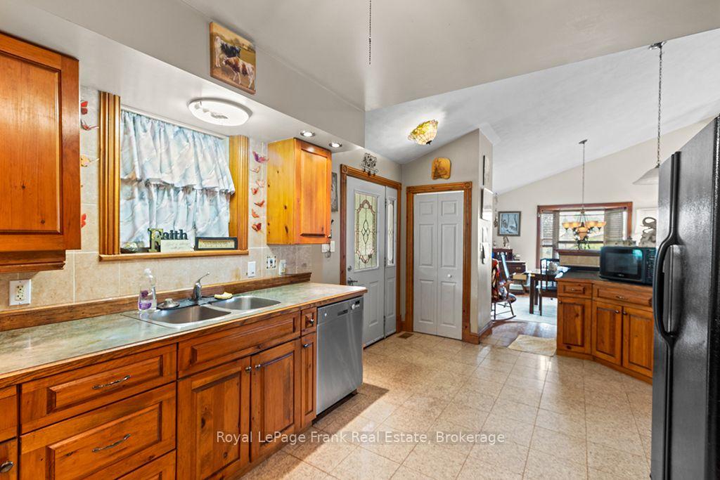 Photo 13 of 720472 20 Side Road, Chatsworth — HOMEH