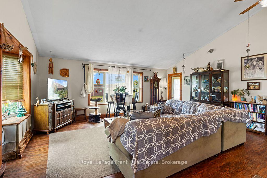 Photo 17 of 720472 20 Side Road, Chatsworth — HOMEH
