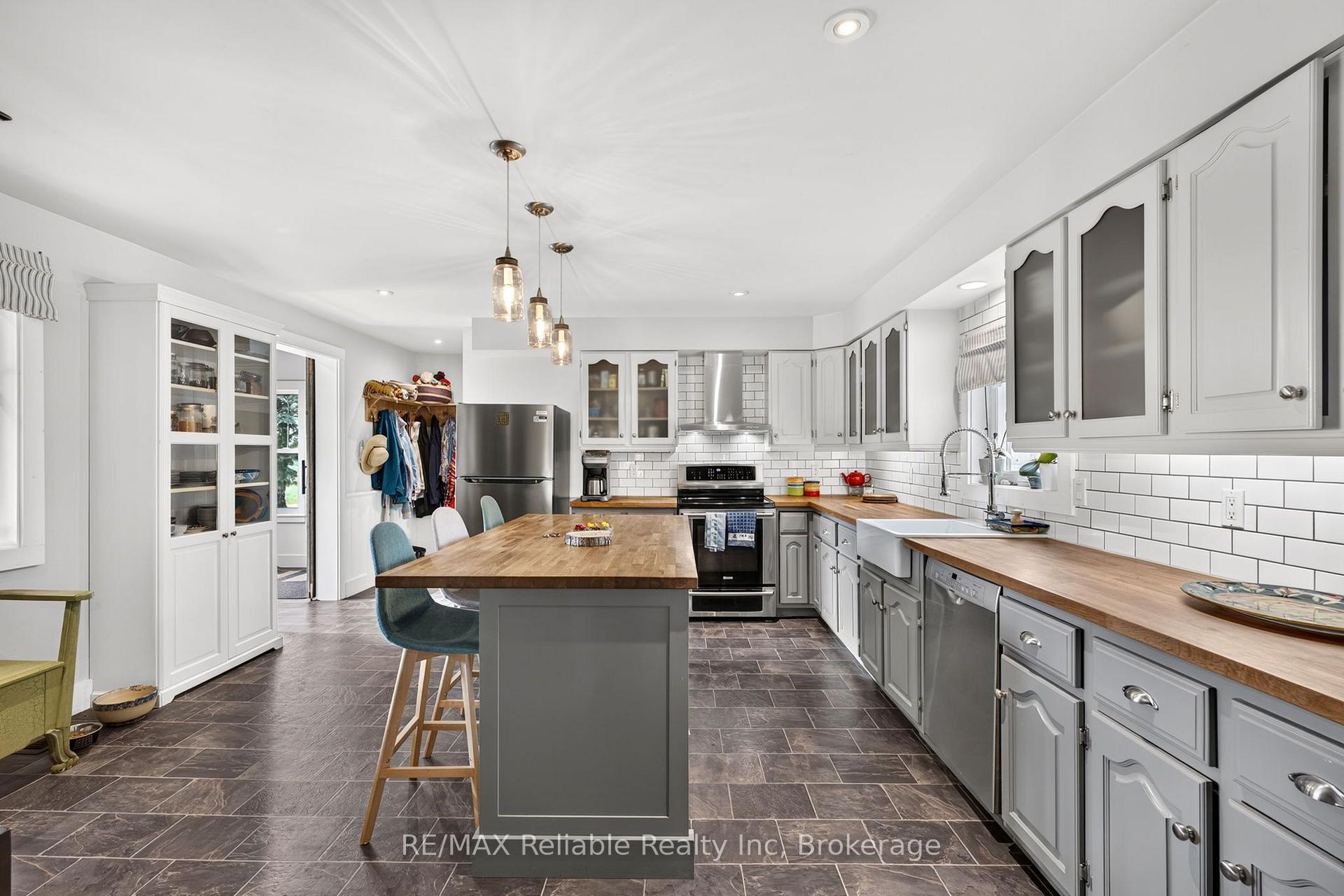 Photo 9 of 42899 Tile Road, Huron East, Tuckersmith — HOMEH