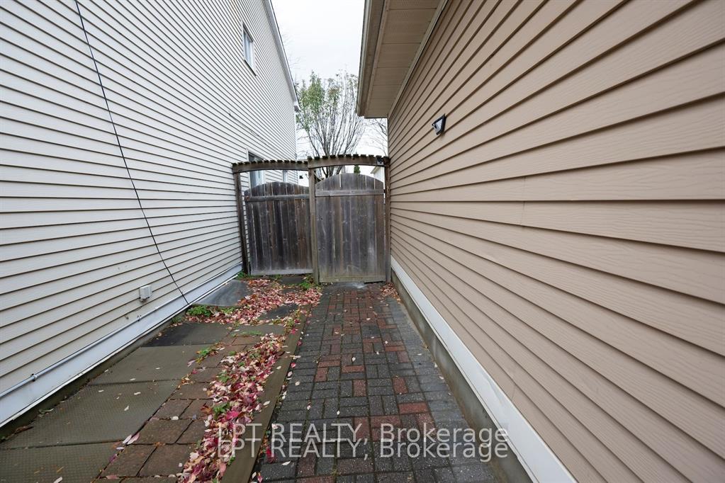 Photo 2 of 27 Rockcress Gardens, Ottawa, Centrepointe — HOMEH
