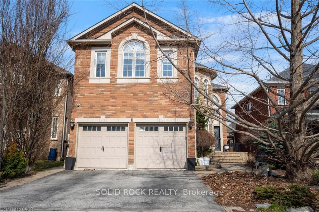 Photo 2 of 34 Forsyth Crescent, Halton Hills, Georgetown — HOMEH