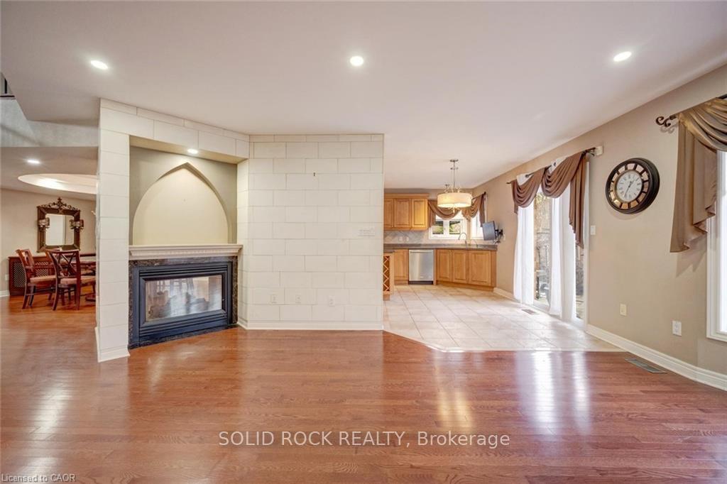 Photo 19 of 34 Forsyth Crescent, Halton Hills, Georgetown — HOMEH