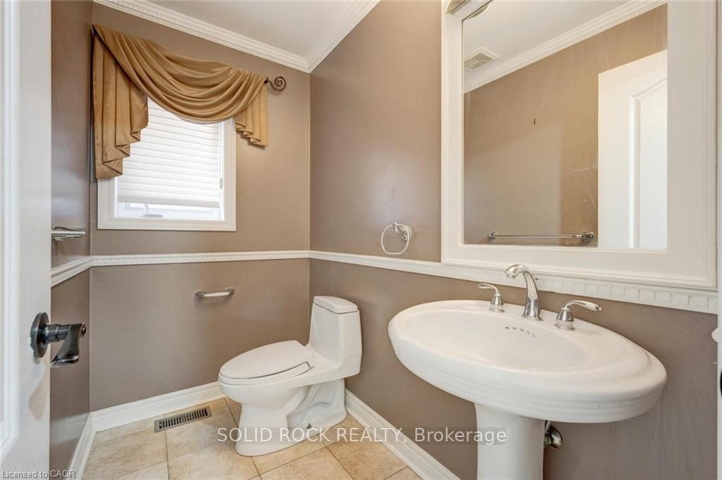Photo 22 of 34 Forsyth Crescent, Halton Hills, Georgetown — HOMEH