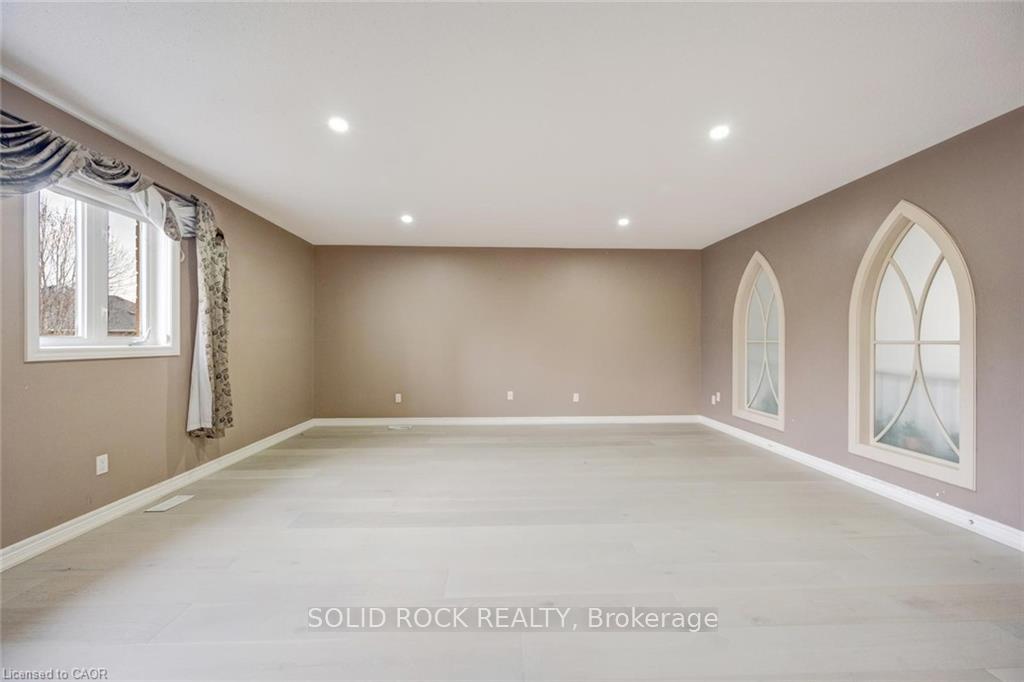 Photo 26 of 34 Forsyth Crescent, Halton Hills, Georgetown — HOMEH