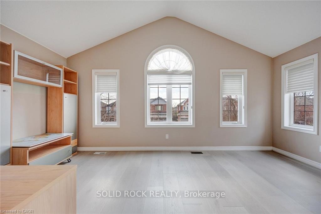 Photo 34 of 34 Forsyth Crescent, Halton Hills, Georgetown — HOMEH