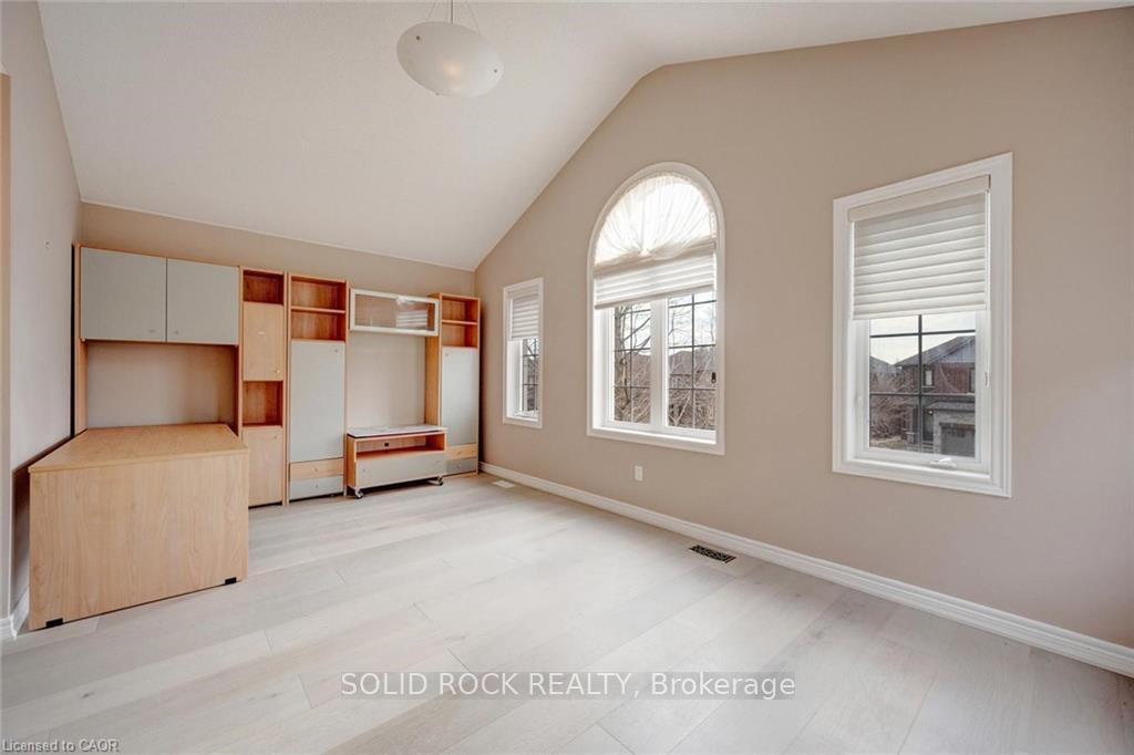 Photo 35 of 34 Forsyth Crescent, Halton Hills, Georgetown — HOMEH