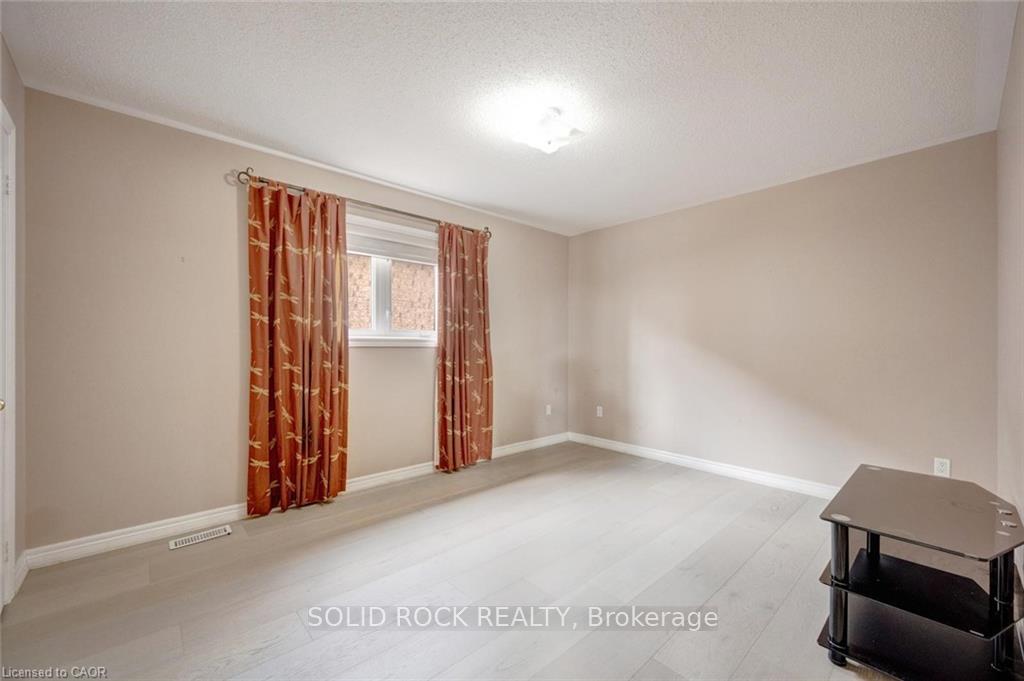 Photo 38 of 34 Forsyth Crescent, Halton Hills, Georgetown — HOMEH