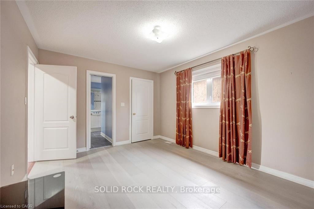 Photo 39 of 34 Forsyth Crescent, Halton Hills, Georgetown — HOMEH