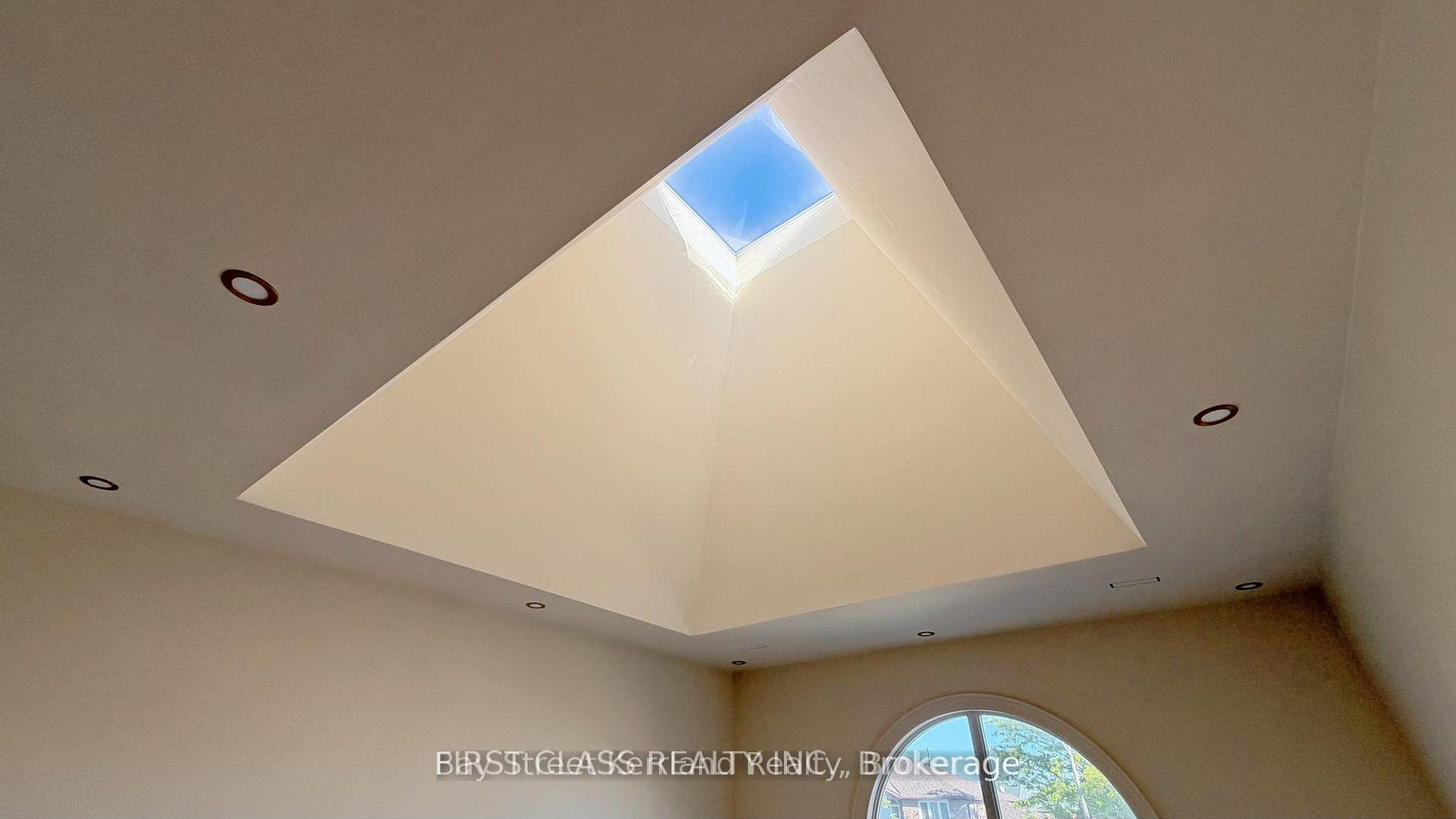 Photo 9 of 80 Highglen Avenue, Markham, Milliken Mills East — HOMEH