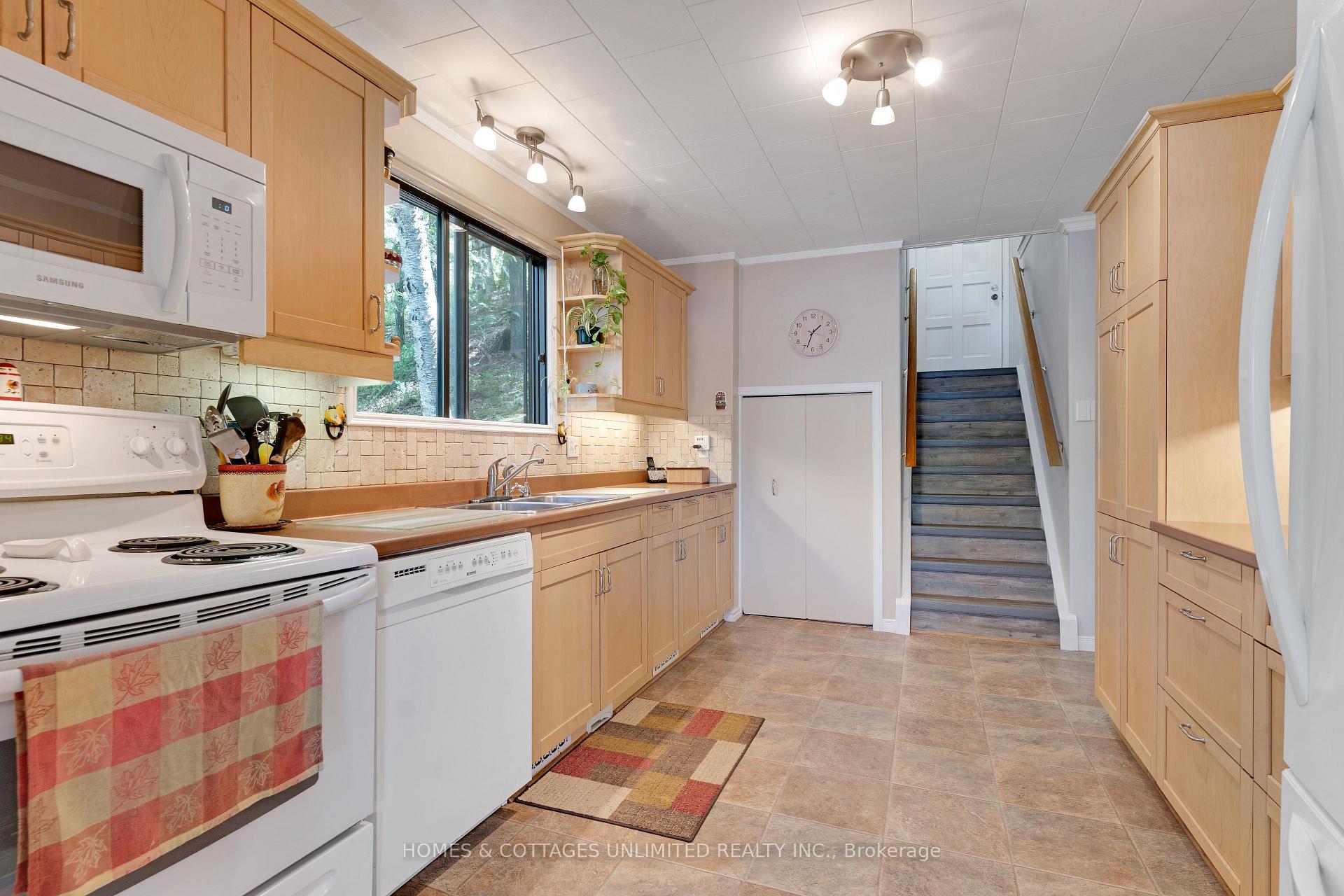 Photo 39 of 1070 Young Lane, Frontenac, Frontenac North — HOMEH