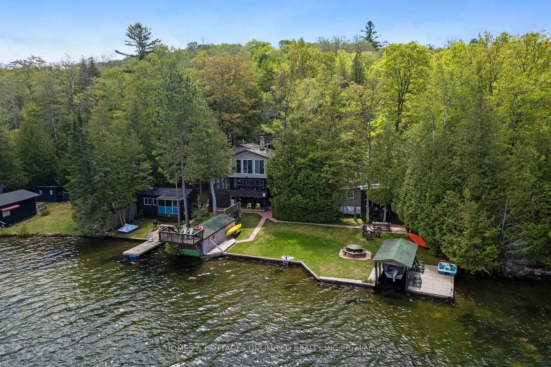 Photo 2 of 1070 Young Lane, Frontenac, Frontenac North — HOMEH