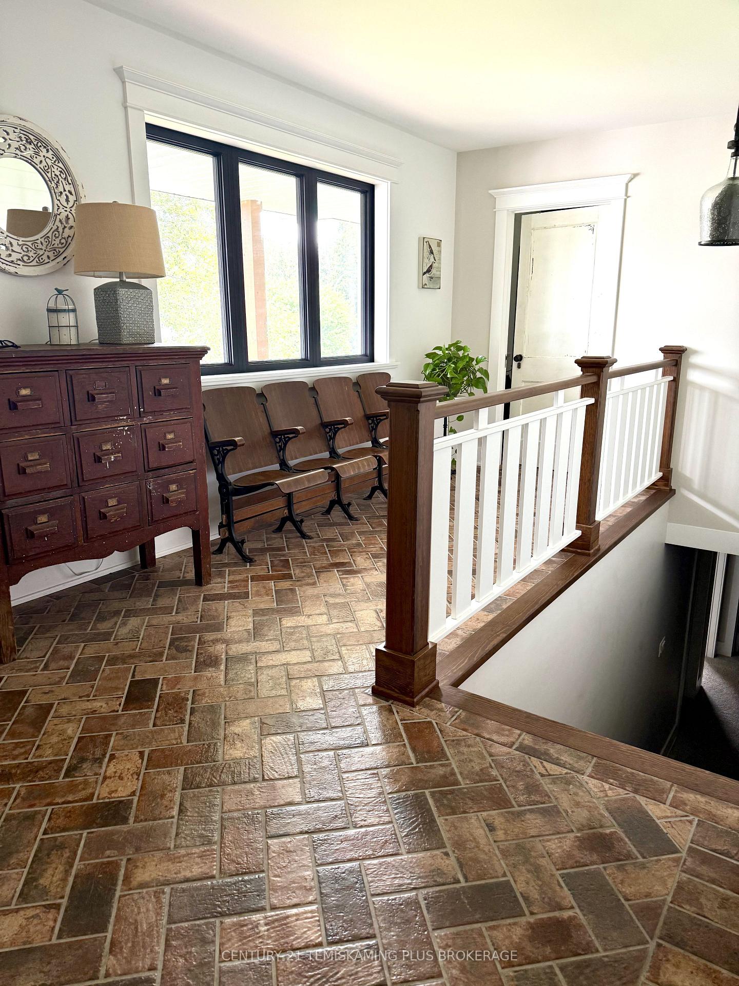 Photo 2 of 273 Cosman Crescent, Temiskaming Shores, New Liskeard — HOMEH
