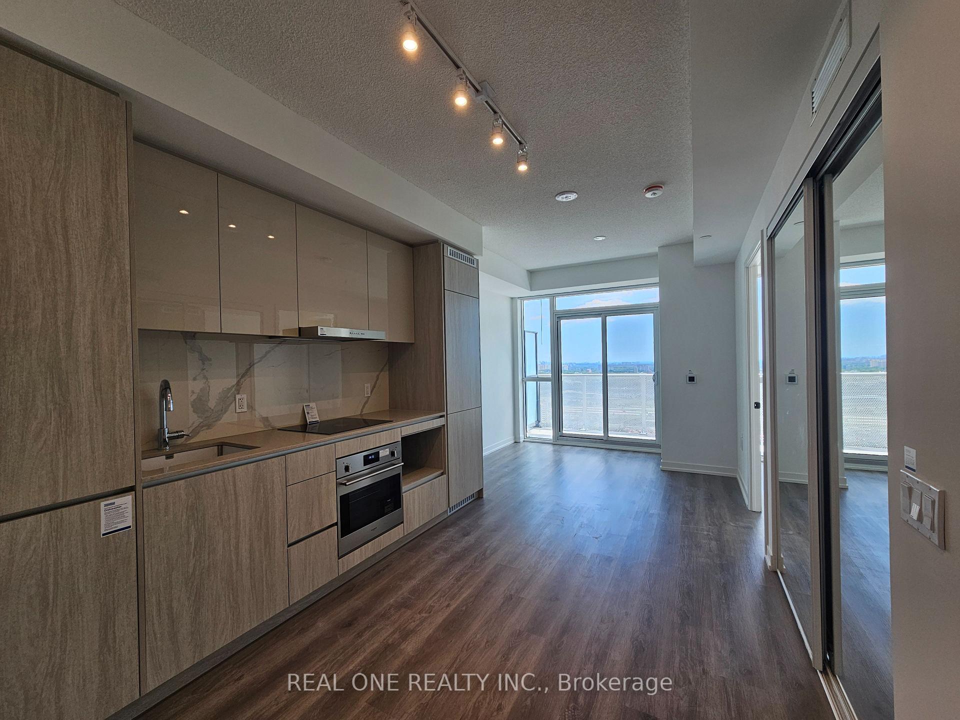 Photo 4 of Unit 3611, 28 Interchange Way, Vaughan, Vaughan Corporate Centre — HOMEH