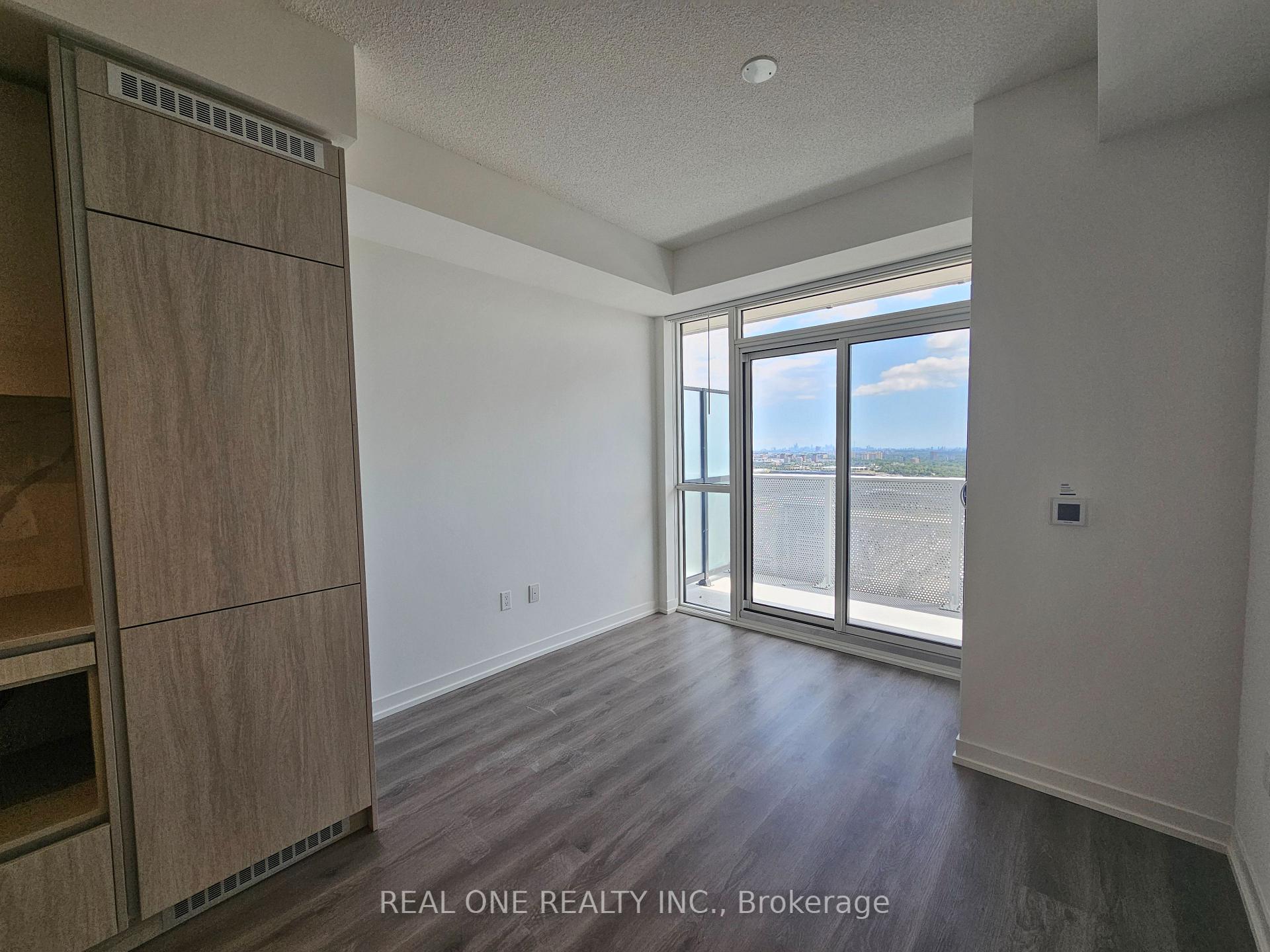 Photo 5 of Unit 3611, 28 Interchange Way, Vaughan, Vaughan Corporate Centre — HOMEH