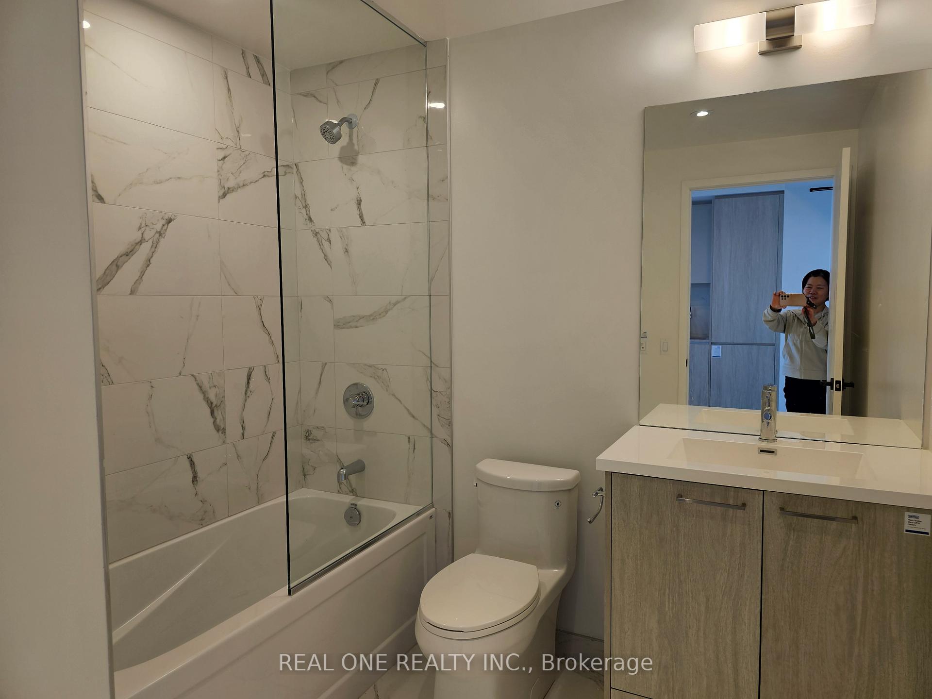 Photo 10 of Unit 3611, 28 Interchange Way, Vaughan, Vaughan Corporate Centre — HOMEH
