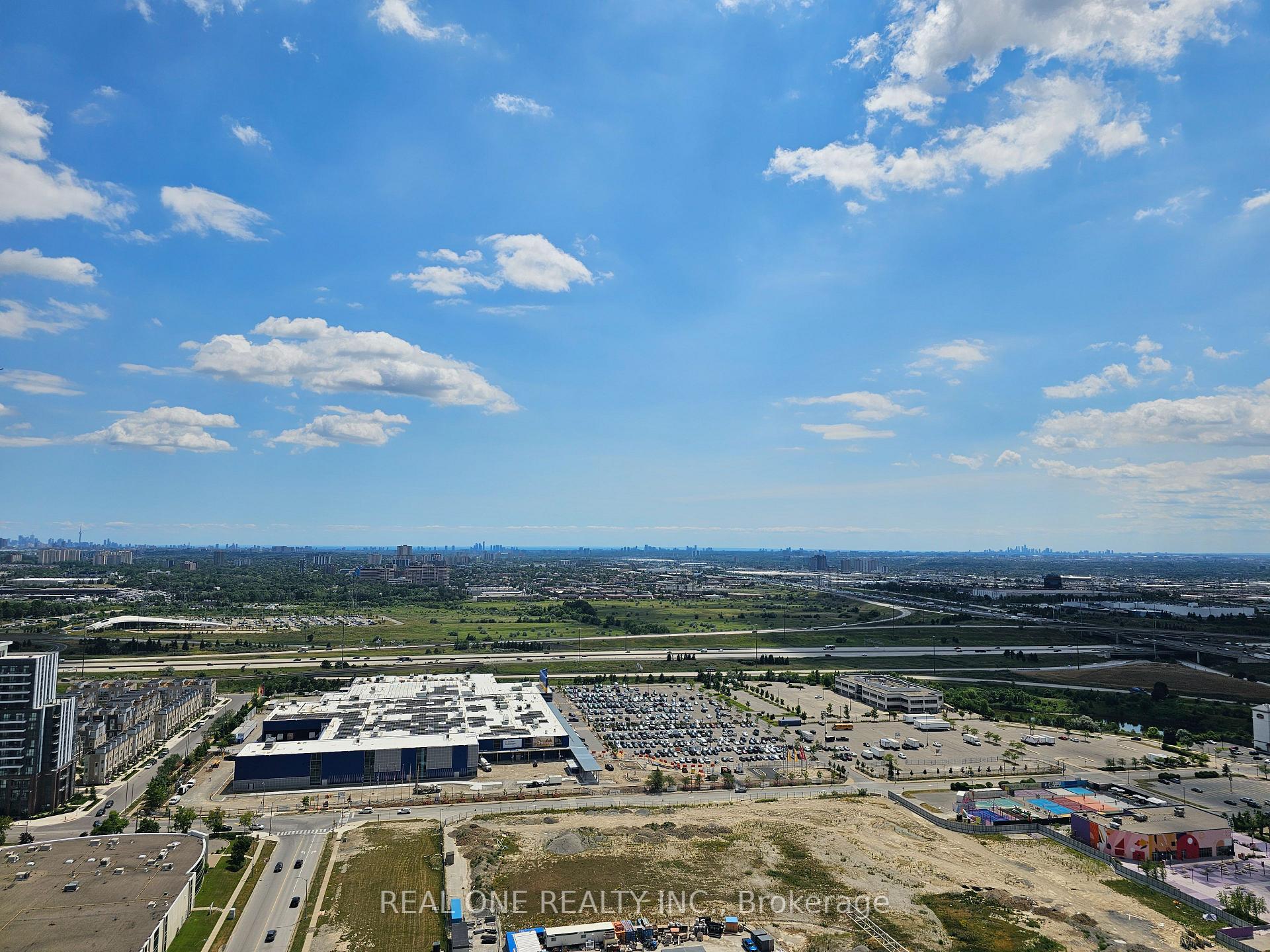 Photo 13 of Unit 3611, 28 Interchange Way, Vaughan, Vaughan Corporate Centre — HOMEH