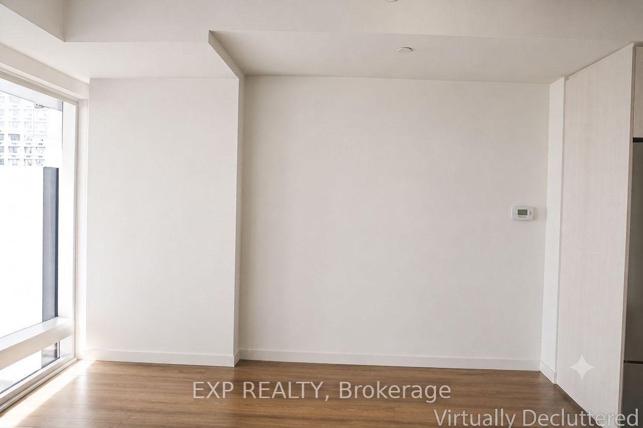 Photo 4 of Unit 2011, 1 Bloor Street E, Toronto, Church-Yonge Corridor — HOMEH