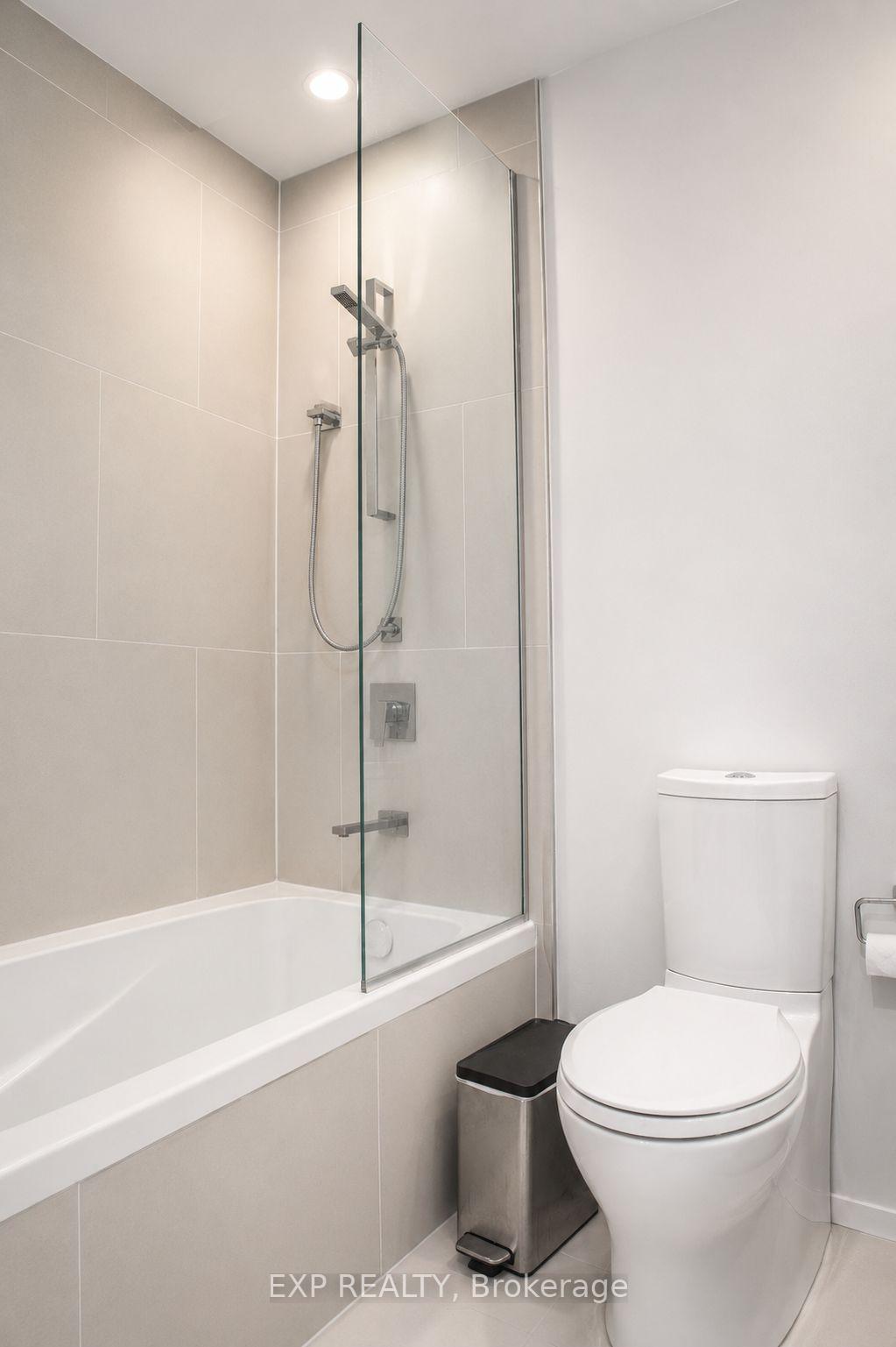 Photo 6 of Unit 2011, 1 Bloor Street E, Toronto, Church-Yonge Corridor — HOMEH