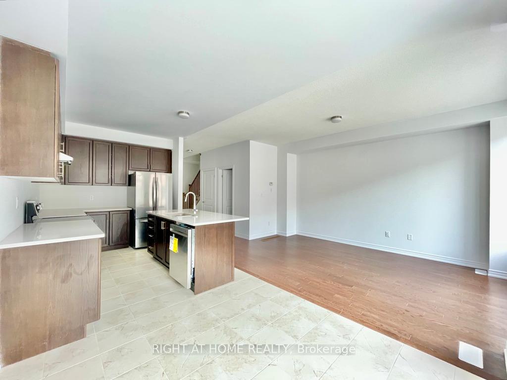Photo 3 of 67 Milady Crescent, Barrie, Rural Barrie Southeast — HOMEH