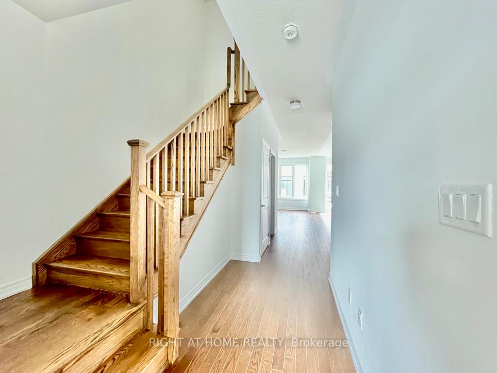 Photo 7 of 67 Milady Crescent, Barrie, Rural Barrie Southeast — HOMEH