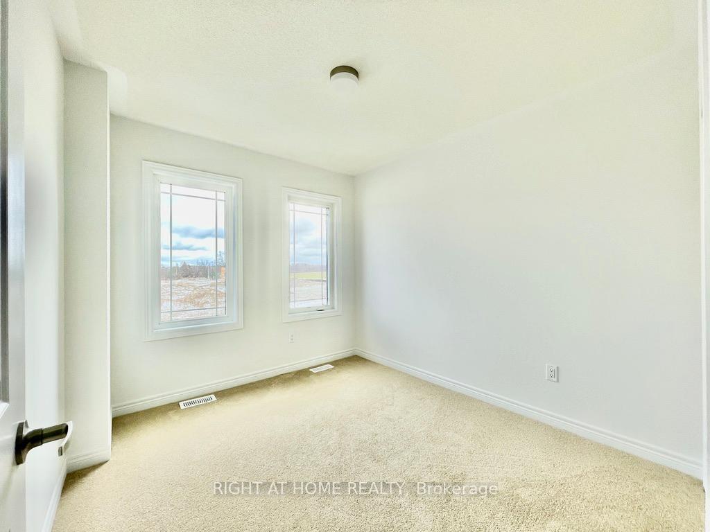 Photo 11 of 67 Milady Crescent, Barrie, Rural Barrie Southeast — HOMEH