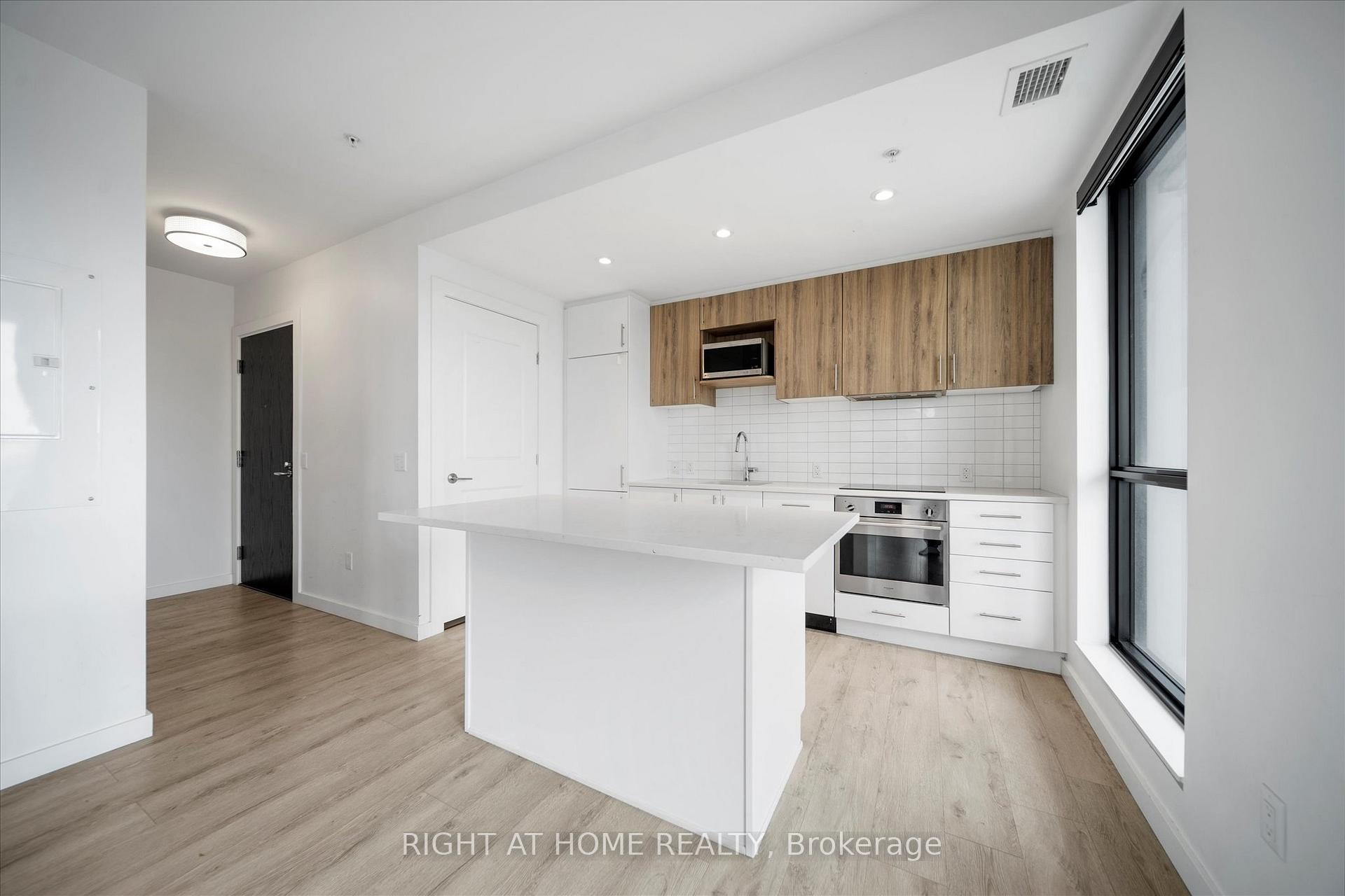 Photo 4 of Unit 1214, 181 King Street S, Waterloo, Uptown West — HOMEH