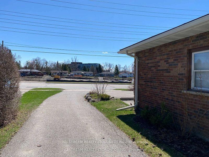 Photo 4 of 552 Big Bay Point Road, Barrie, Painswick North — HOMEH
