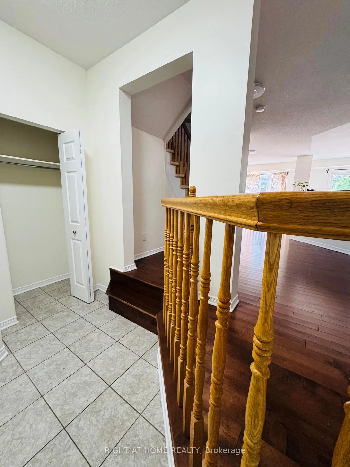 Photo 8 of 1069 Marconi Avenue, Ottawa, Kanata - Morgan's Grant/South March — HOMEH