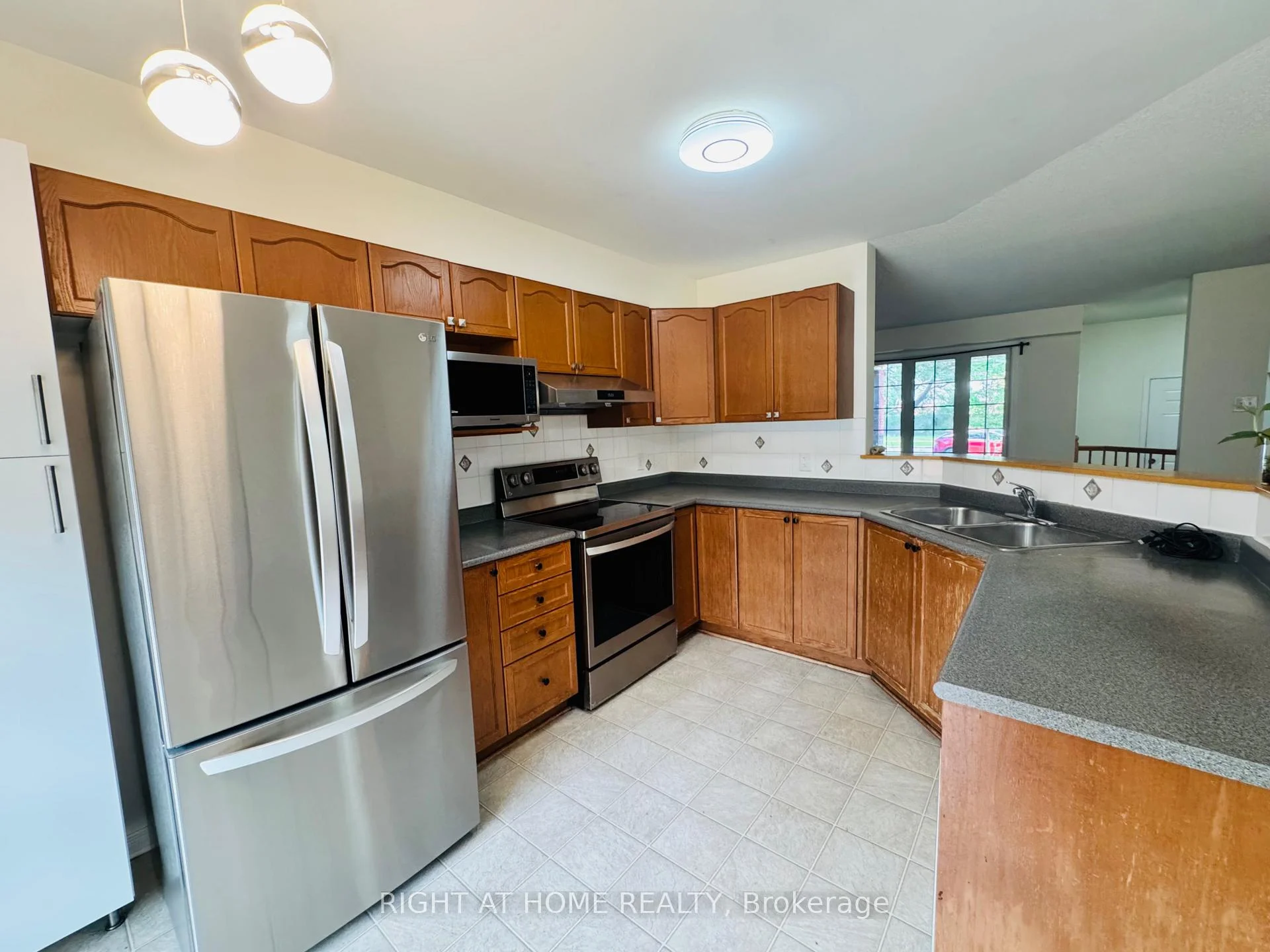 Photo 13 of 1069 Marconi Avenue, Ottawa, Kanata - Morgan's Grant/South March — HOMEH