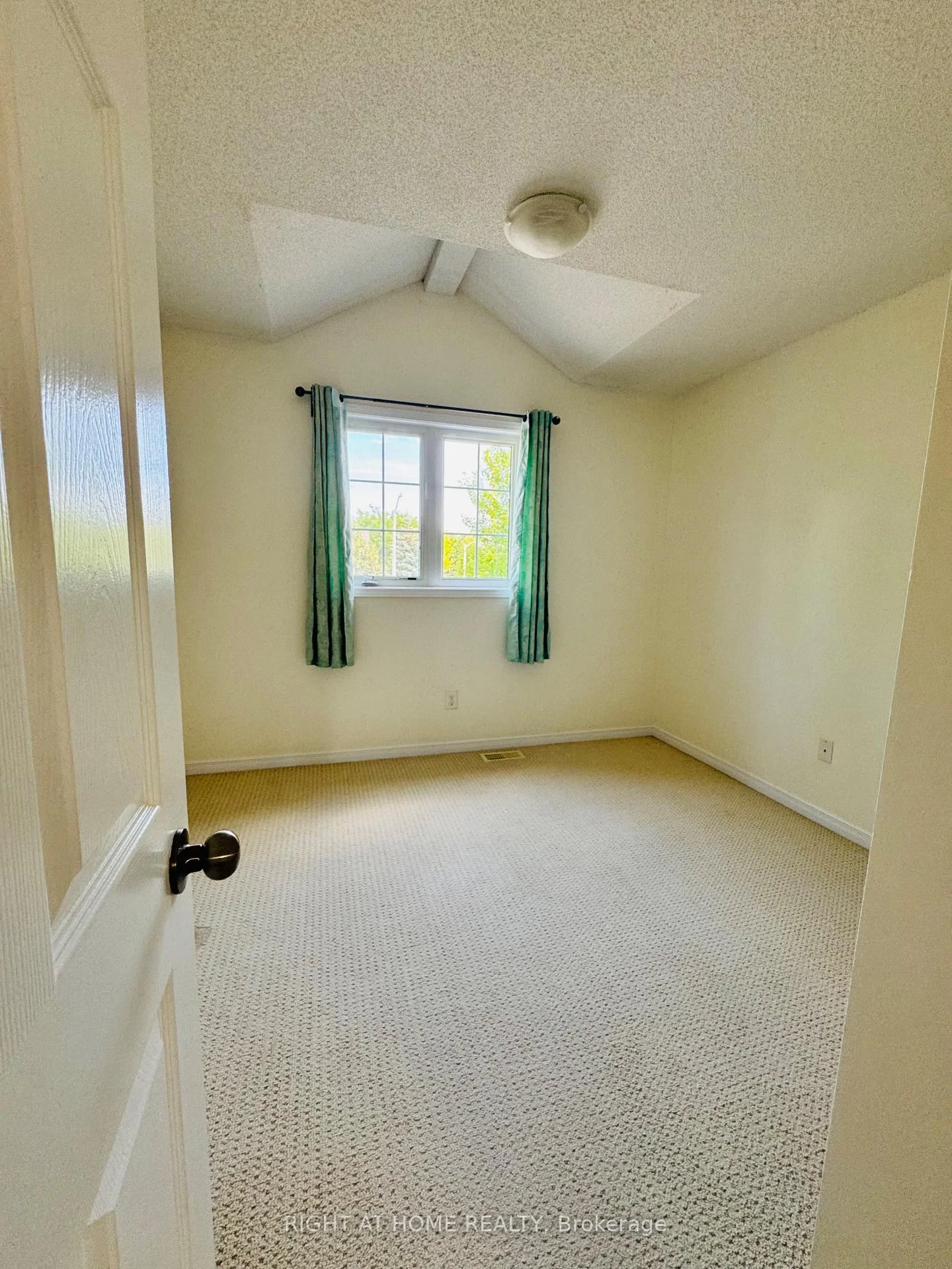 Photo 17 of 1069 Marconi Avenue, Ottawa, Kanata - Morgan's Grant/South March — HOMEH
